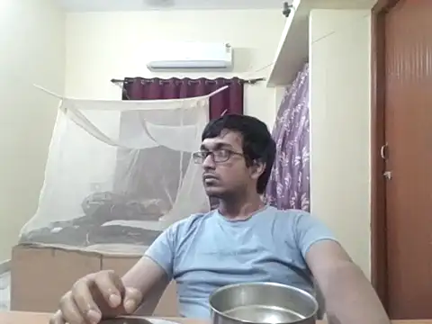 Snapshot of THE_NAKED_BOY chatting on February 4, 12:44 pm THE NAKED BOY online show from February 4, 12:44 pm