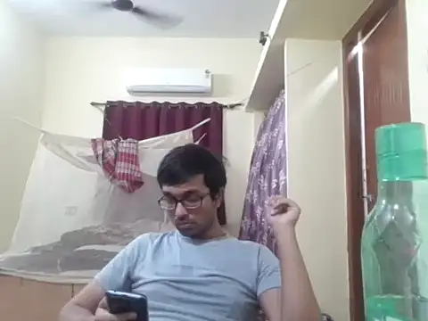 Snapshot of THE_NAKED_BOY chatting on February 5, 4:33 pm THE NAKED BOY online show from February 5, 4:33 pm