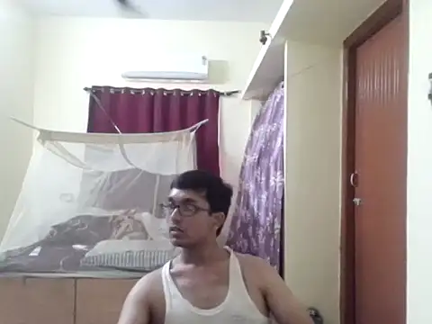 Snapshot of THE_NAKED_BOY chatting on February 23, 4:43 am THE NAKED BOY online show from February 23, 4:43 am