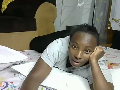 Snapshot of Sexy_dotii chatting on June 25, 8:02 pm Sexy dotii online show from June 25, 8:02 pm
