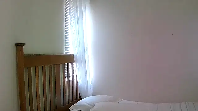 Snapshot of Miahotmilf chatting on February 22, 4:40 pm Miahotmilf online show from February 22, 4:40 pm