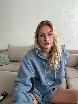 belle98 online show from October 27, 1:37 pm