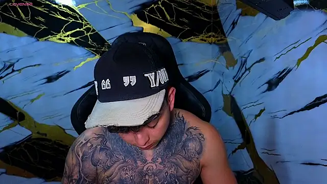 Kevin22 222 online show from April 23, 1:51 am