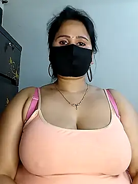 Snapshot of Tishani chatting on January 7, 5:42 pm Tishani online show from January 7, 5:42 pm