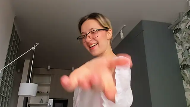 Snapshot of Lilith_lutherlow chatting on April 9, 1:38 pm Lilith lutherlow online show from April 9, 1:38 pm