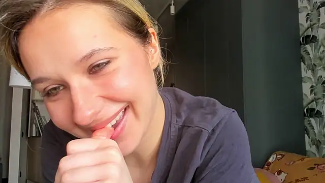Snapshot of Lilith_lutherlow chatting on April 12, 10:09 am Lilith lutherlow online show from April 12, 10:09 am