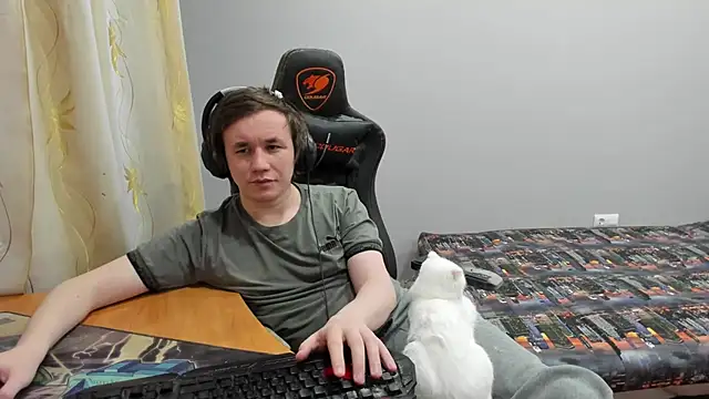 iliaskrislove online show from February 22, 5:11 pm