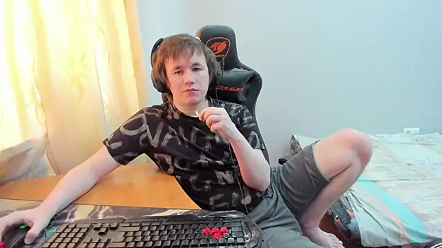 iliaskrislove online show from March 14, 7:25 am