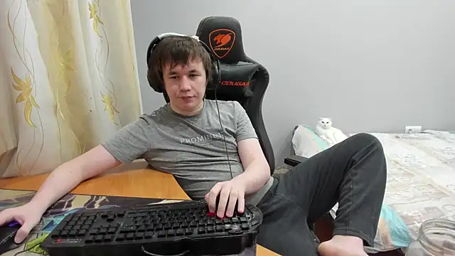 iliaskrislove online show from March 18, 4:10 pm