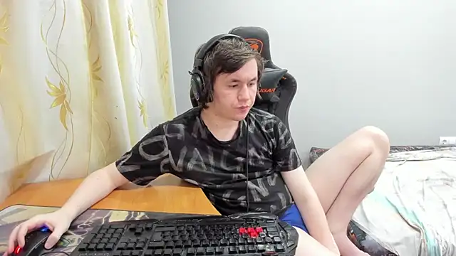 iliaskrislove online show from April 7, 4:07 pm