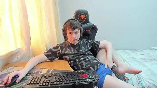 iliaskrislove online show from April 9, 6:02 am