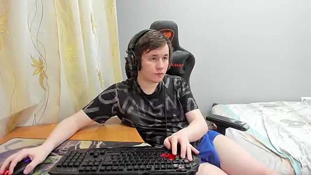 iliaskrislove online show from April 10, 7:29 pm