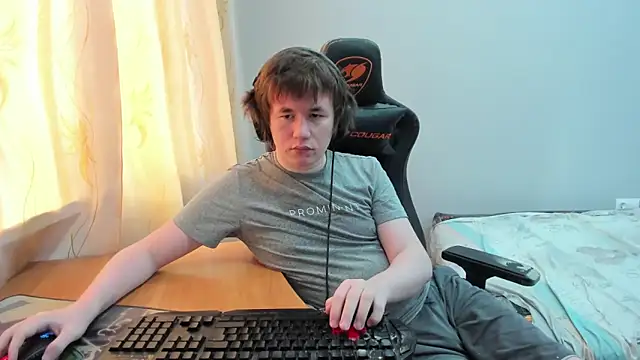 iliaskrislove online show from April 13, 10:21 am