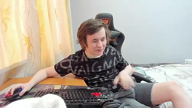 iliaskrislove online show from April 14, 2:34 pm