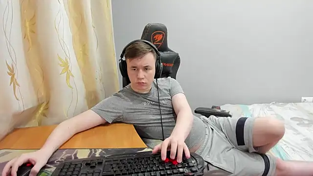 Snapshot of iliaskrislove chatting on April 23, 1:18 am iliaskrislove online show from April 23, 1:18 am