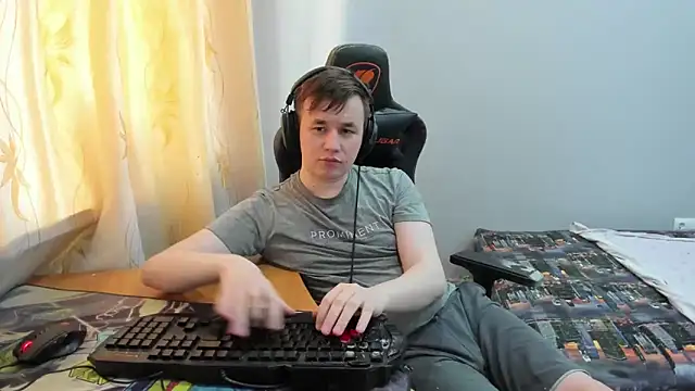 Snapshot of iliaskrislove chatting on May 15, 10:50 pm iliaskrislove online show from May 15, 10:50 pm