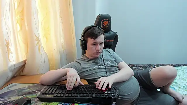 Snapshot of iliaskrislove chatting on June 1, 3:03 pm iliaskrislove online show from June 1, 3:03 pm