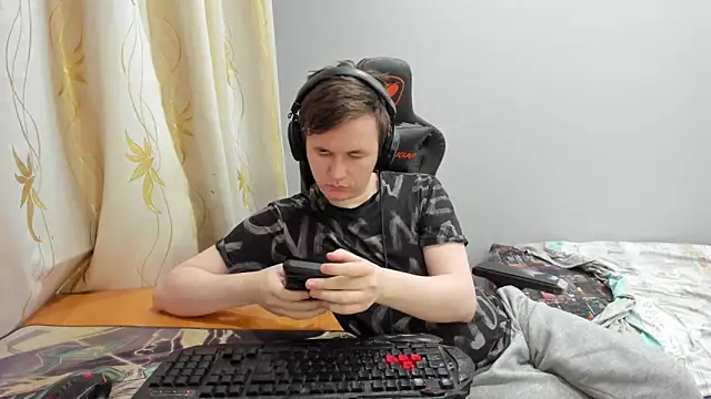 Snapshot of iliaskrislove chatting on June 11, 8:51 pm iliaskrislove online show from June 11, 8:51 pm