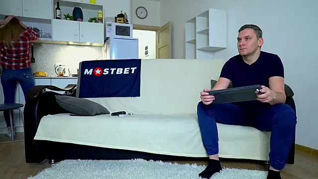 littlesweettifany online show from December 24, 9:28 am