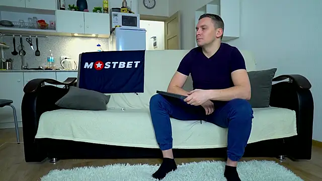 littlesweettifany online show from January 14, 10:06 am