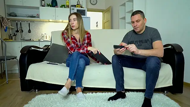 littlesweettifany online show from February 9, 3:34 pm