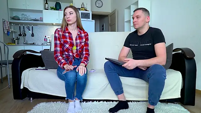 littlesweettifany online show from February 20, 11:31 am