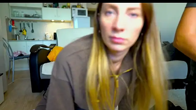 littlesweettifany online show from September 30, 1:38 pm