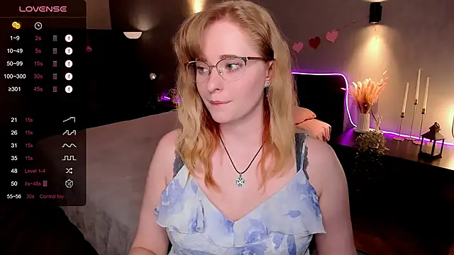 Snapshot of Aemilia_ chatting on May 5, 8:33 am Aemilia online show from May 5, 8:33 am