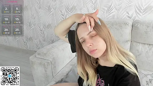 Snapshot of Alice_Halle chatting on July 16, 1:44 am Alice Halle online show from July 16, 1:44 am