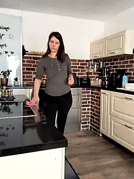 Linalicious online show from March 3, 7:21 am