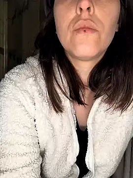 Linalicious online show from March 18, 5:42 pm