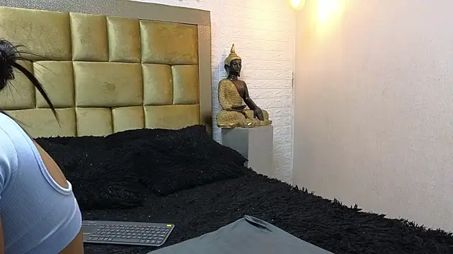 ximenawilliamss online show from February 12, 8:04 pm