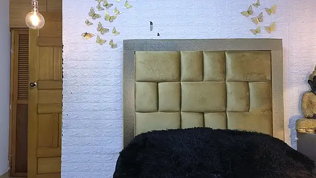 ximenawilliamss online show from April 21, 8:01 pm