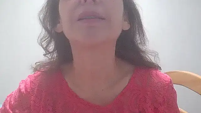 Snapshot of HollyJewel chatting on December 6, 10:05 am HollyJewel online show from December 6, 10:05 am