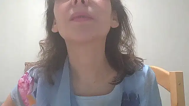 Snapshot of HollyJewel chatting on January 9, 5:43 pm HollyJewel online show from January 9, 5:43 pm