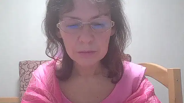 Snapshot of HollyJewel chatting on January 10, 7:43 pm HollyJewel online show from January 10, 7:43 pm