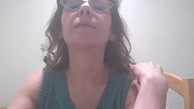 Snapshot of HollyJewel chatting on February 27, 8:53 pm HollyJewel online show from February 27, 8:53 pm