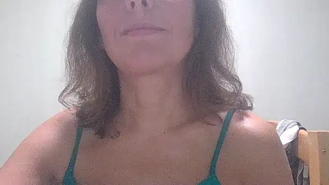 Snapshot of HollyJewel chatting on September 28, 6:57 pm HollyJewel online show from September 28, 6:57 pm