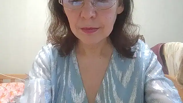 HollyJewel online show from April 28, 4:34 pm