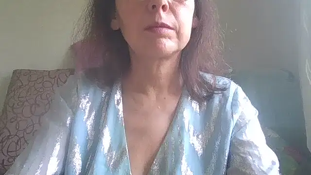 Snapshot of HollyJewel chatting on May 19, 11:16 am HollyJewel online show from May 19, 11:16 am