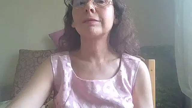 Snapshot of HollyJewel chatting on May 22, 11:49 am HollyJewel online show from May 22, 11:49 am