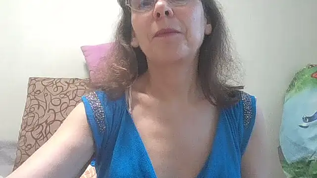 Snapshot of HollyJewel chatting on June 10, 3:55 pm HollyJewel online show from June 10, 3:55 pm