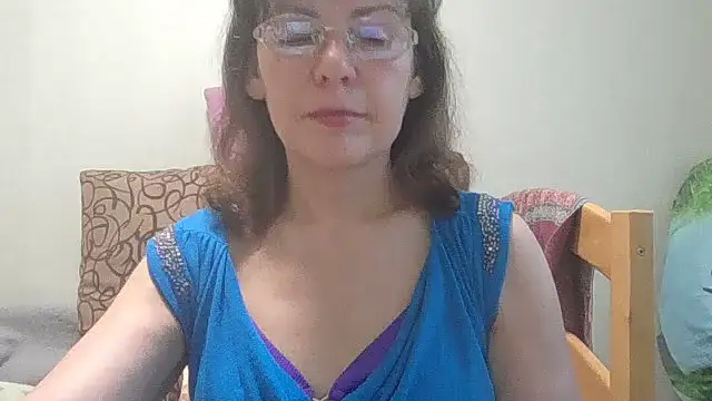 Snapshot of HollyJewel chatting on June 11, 4:16 pm HollyJewel online show from June 11, 4:16 pm