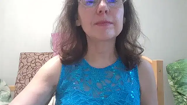 Snapshot of HollyJewel chatting on June 18, 4:22 pm HollyJewel online show from June 18, 4:22 pm