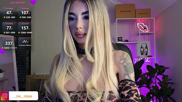 Snapshot of ArianaArianna chatting on April 27, 5:00 pm ArianaArianna online show from April 27, 5:00 pm