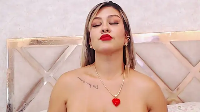 Snapshot of JoannaStanford chatting on March 11, 2:43 am JoannaStanford online show from March 11, 2:43 am