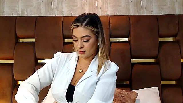 Snapshot of JoannaStanford chatting on September 17, 7:37 pm JoannaStanford online show from September 17, 7:37 pm