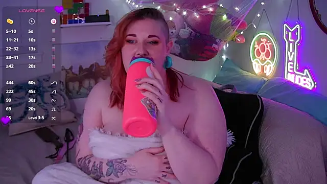 opalreigning online show from January 3, 11:57 am