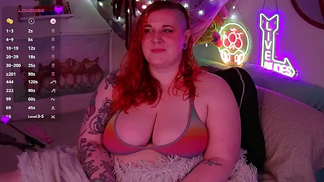 opalreigning online show from April 11, 5:23 am