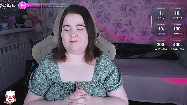 Snapshot of Estelle_Hicks chatting on April 22, 6:53 pm Estelle Hicks online show from April 22, 6:53 pm